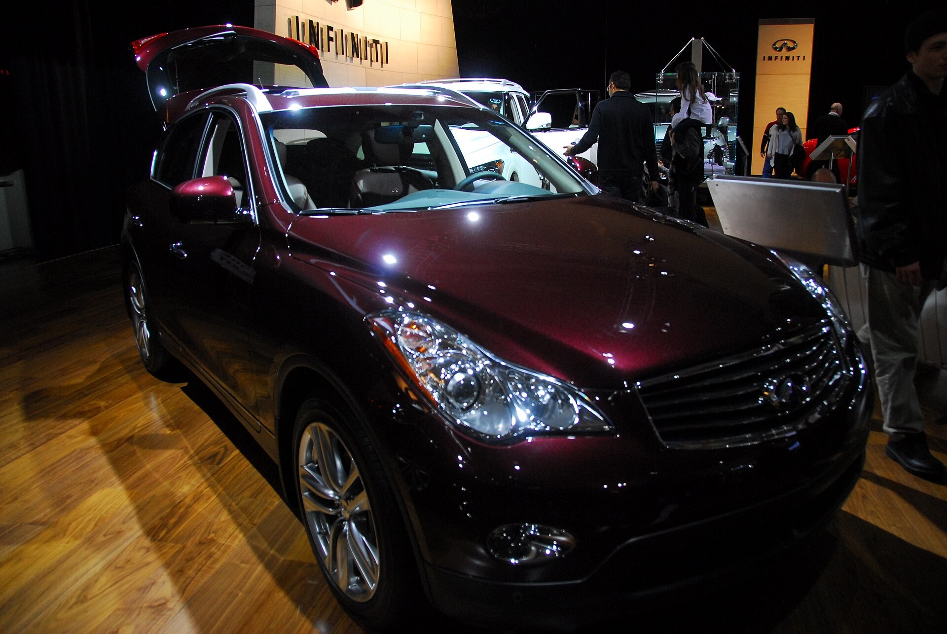 Модельный ряд Infiniti к 2025 году пополнится новым кроссовером и электрическим седаном (видео)
