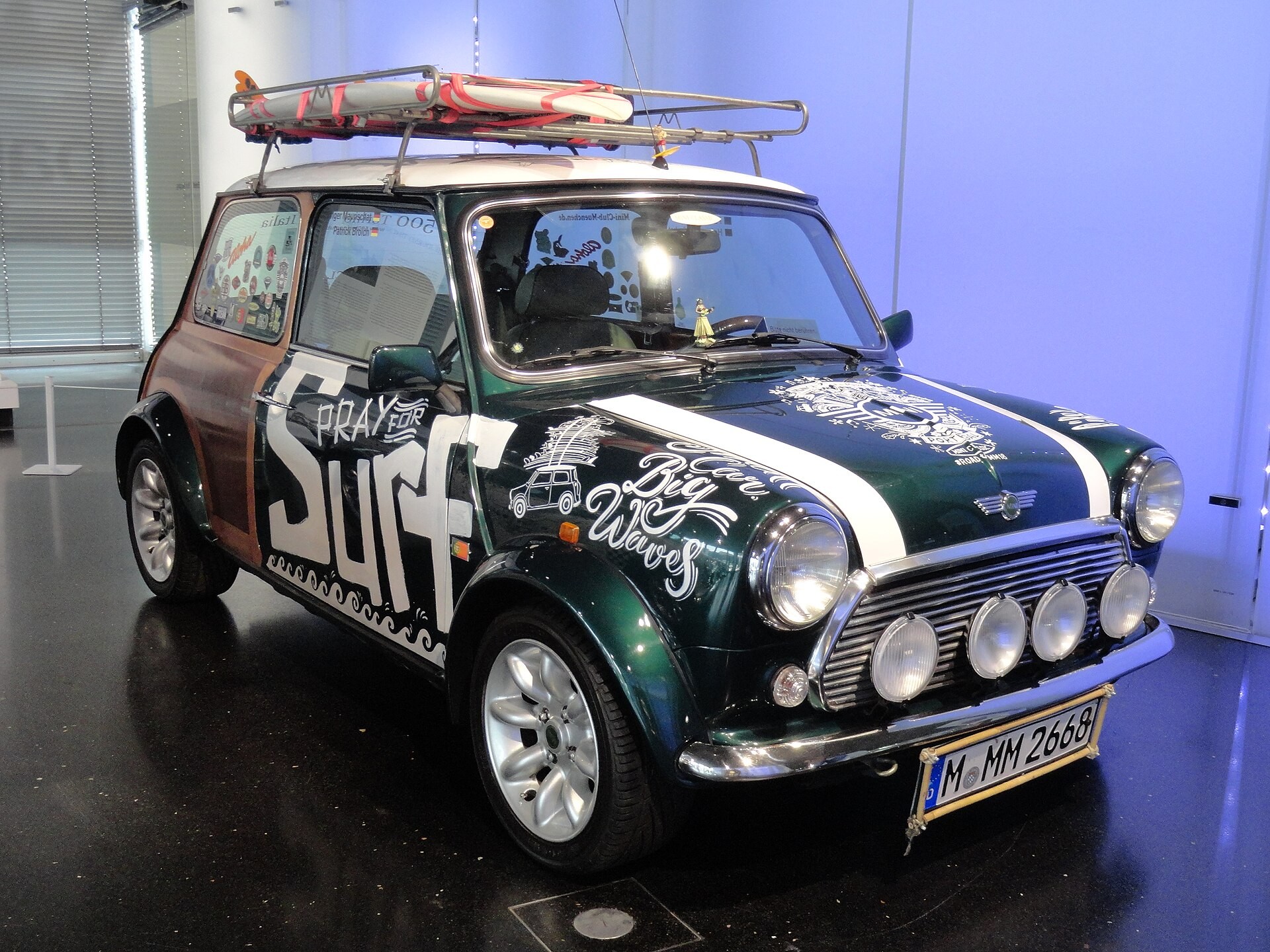 MINI приглашает всех желающих покататься «на сноуборде» в Парке Горького