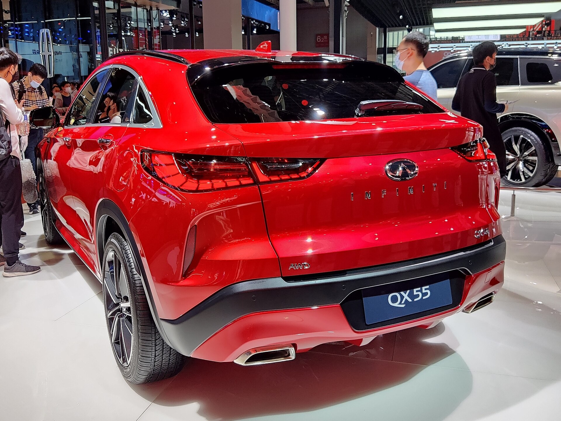 Infiniti потянуло на электричество