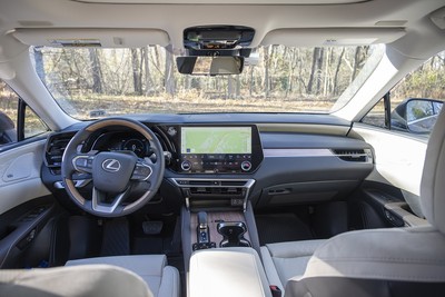 Lexus RX 2023 модельного года дебютирует с новым подключаемым гибридом (видео)