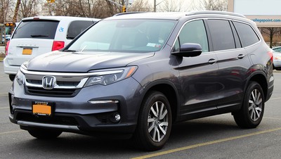 ​Начало поставок в Россию кроссоверов Honda Pilot нового поколения перенесено на конец июля 2016