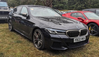 ​Баварцы представили спортивную версию бизнес-седана BMW M550i xDrive 2017 модельного года