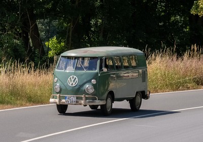 Любимый минивэн хиппи Volkswagen T1 Bulli воссоздан в первозданном виде, но с электрическим двигателем (видео)