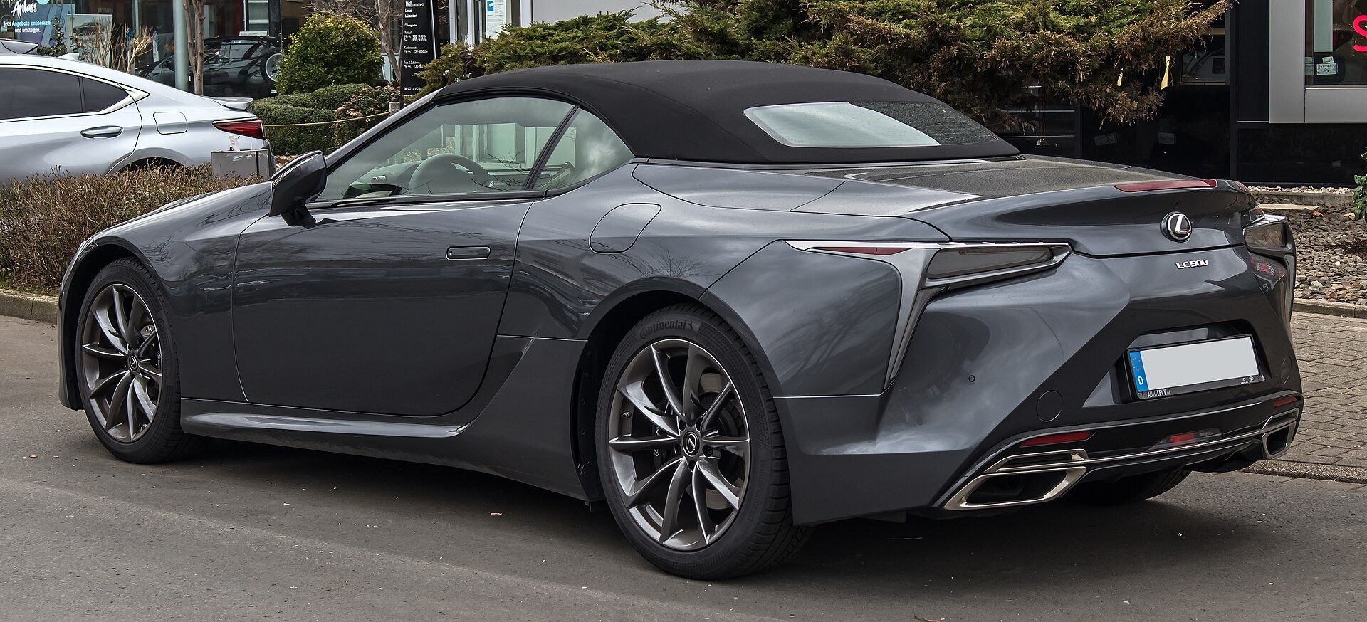 ​Кабриолет Lexus LC Convertible дебютировал на фестивале скорости в Гудвуде