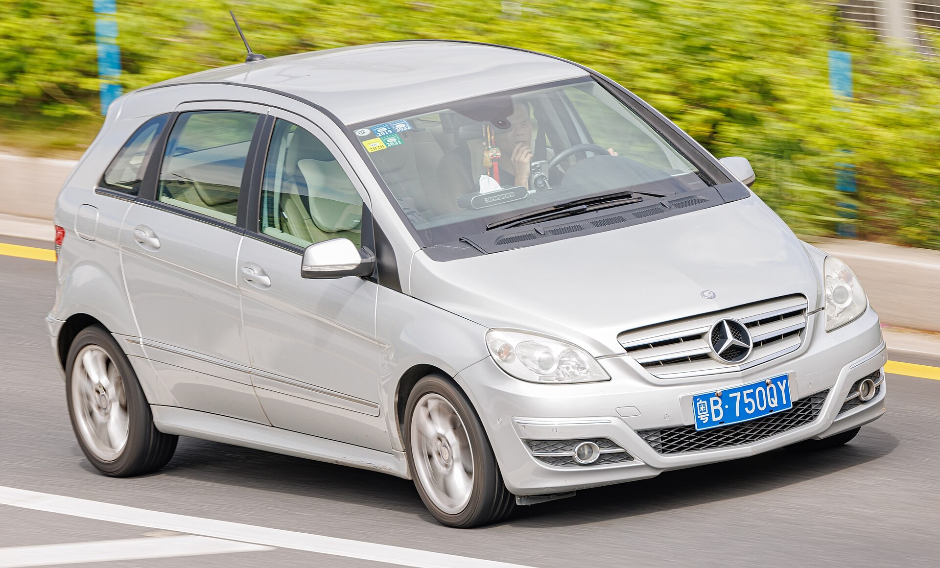 Mercedes-Benz B-Class образца 2012 года станет объемнее своих братьев в классах E и S