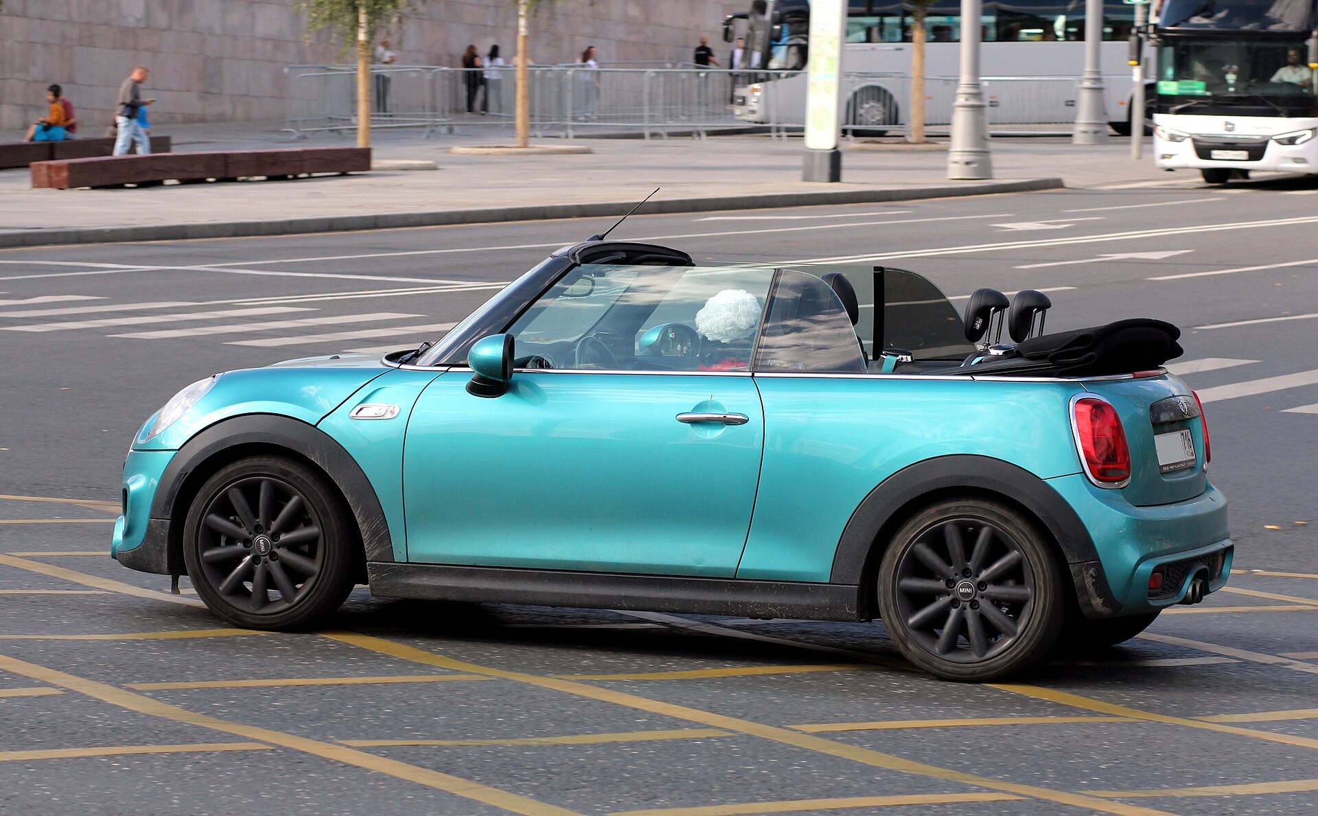 Главной наградой победителю квеста Double Trouble станет MINI Countryman