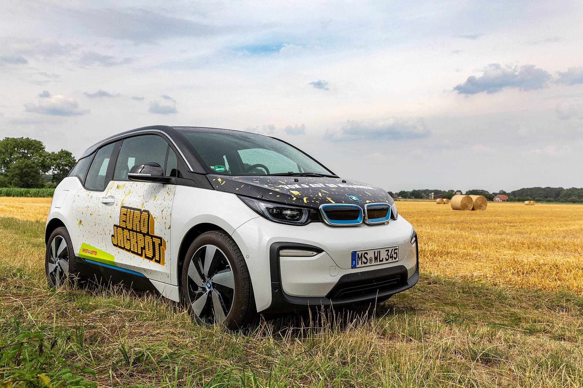 ​Новые литий-ионные батареи BMW i3 обеспечивают пробег 300 км без подзарядки