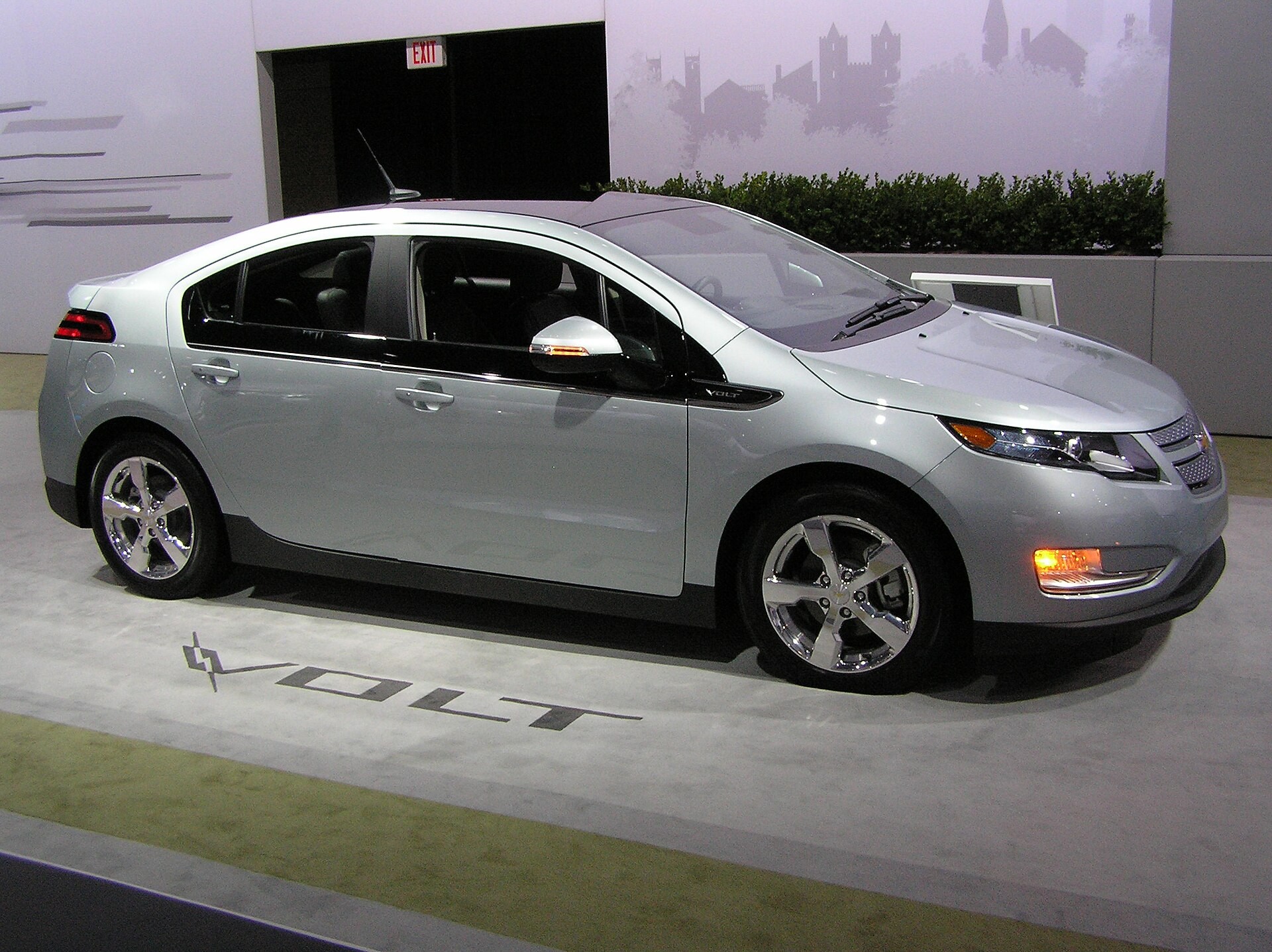 Мировая премьера Chevrolet Volt следующего поколения состоится в январе 2015