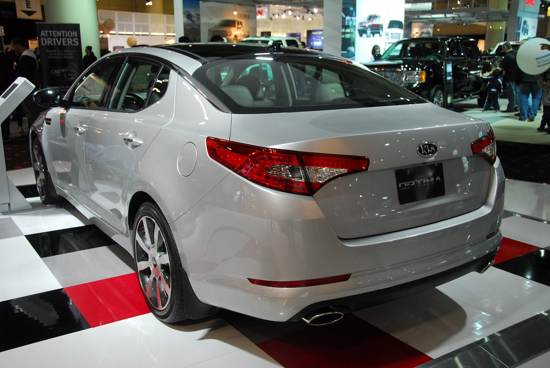 ​Стартовали российские продажи седана Kia Optima нового поколения