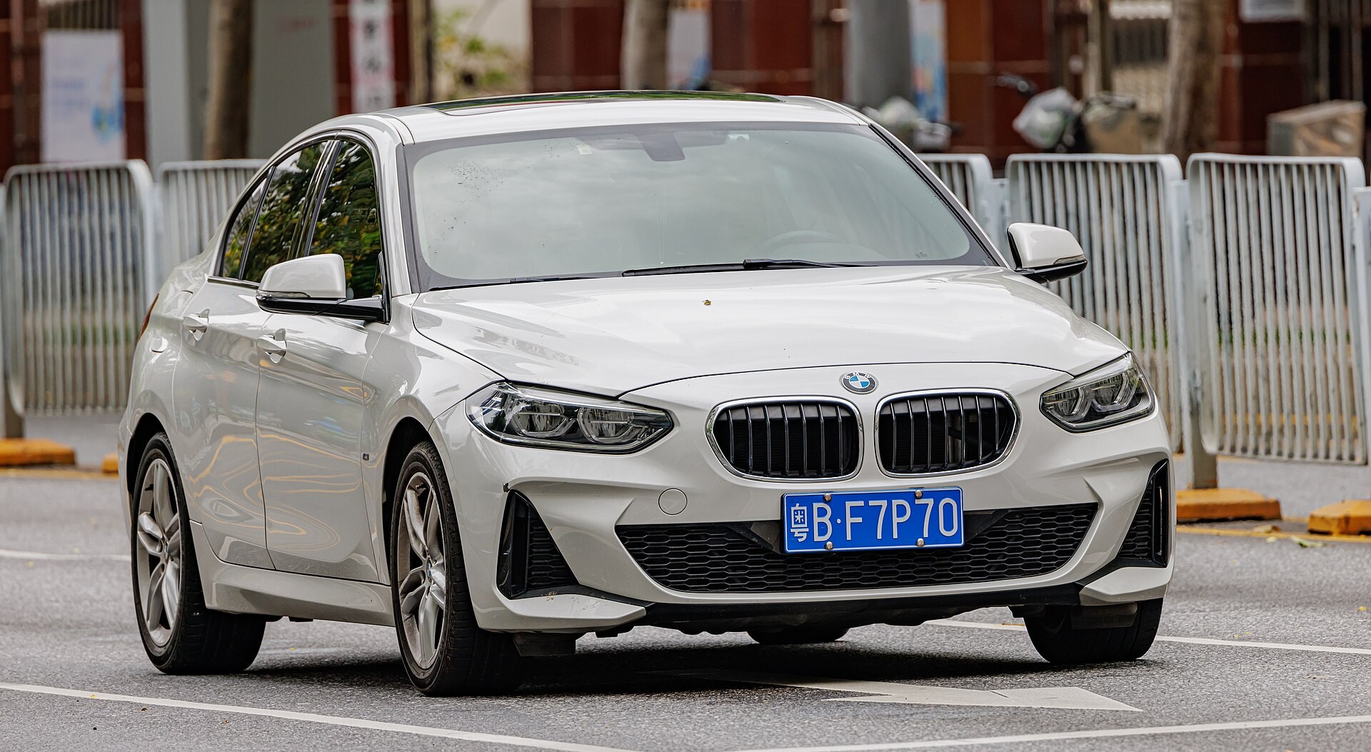 Дельфийцы в российском Орле превратили BMW 1-series в произведение искусства