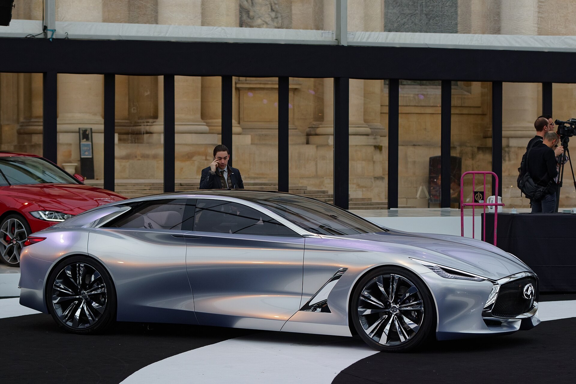 С 1 апреля вырастут рублёвые цены на автомобили марки Infiniti 2015 модельного года (видео)