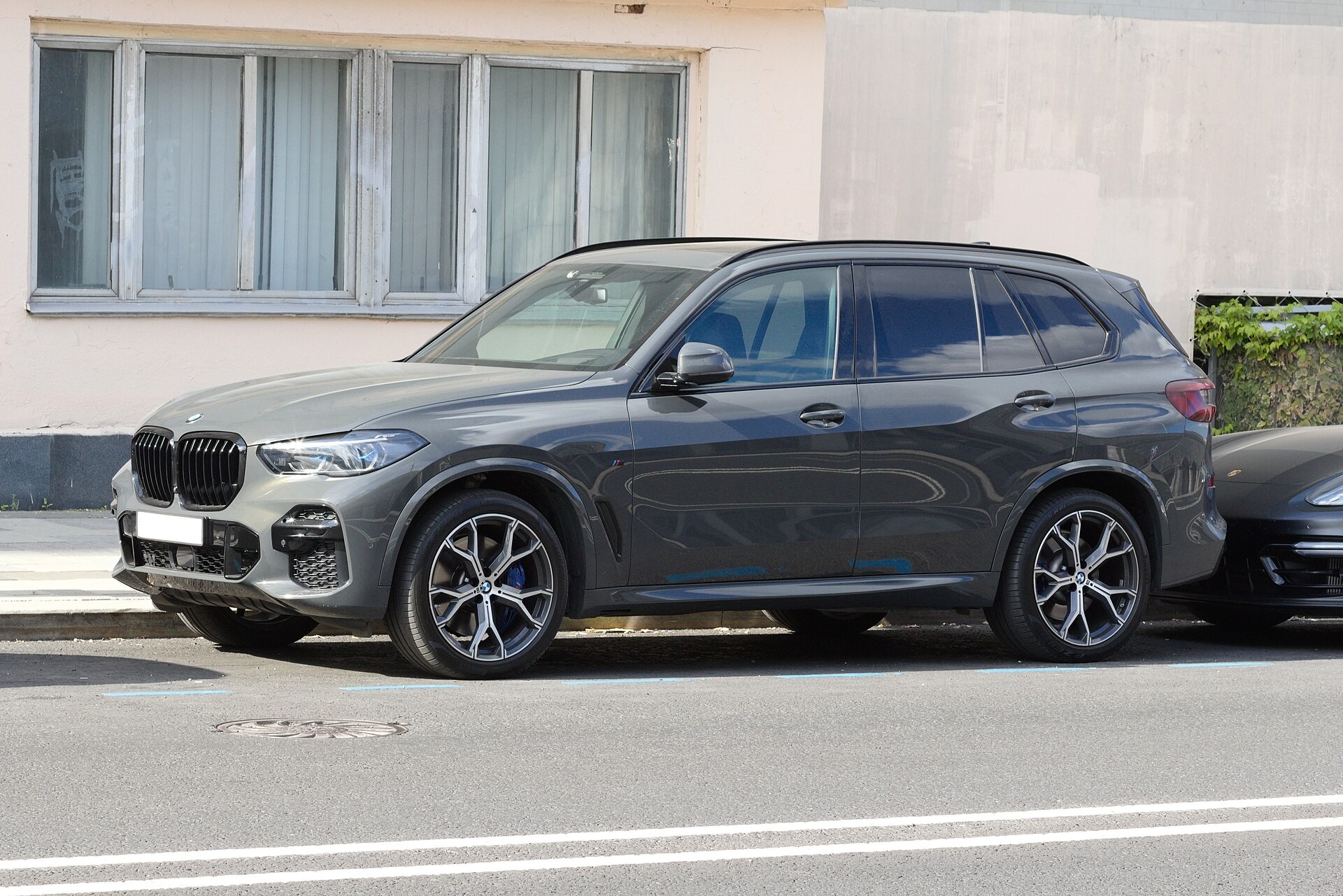 ​BMW разместила в Сети эффектный пост о недопустимости пользования смартфоном за рулём (видео)