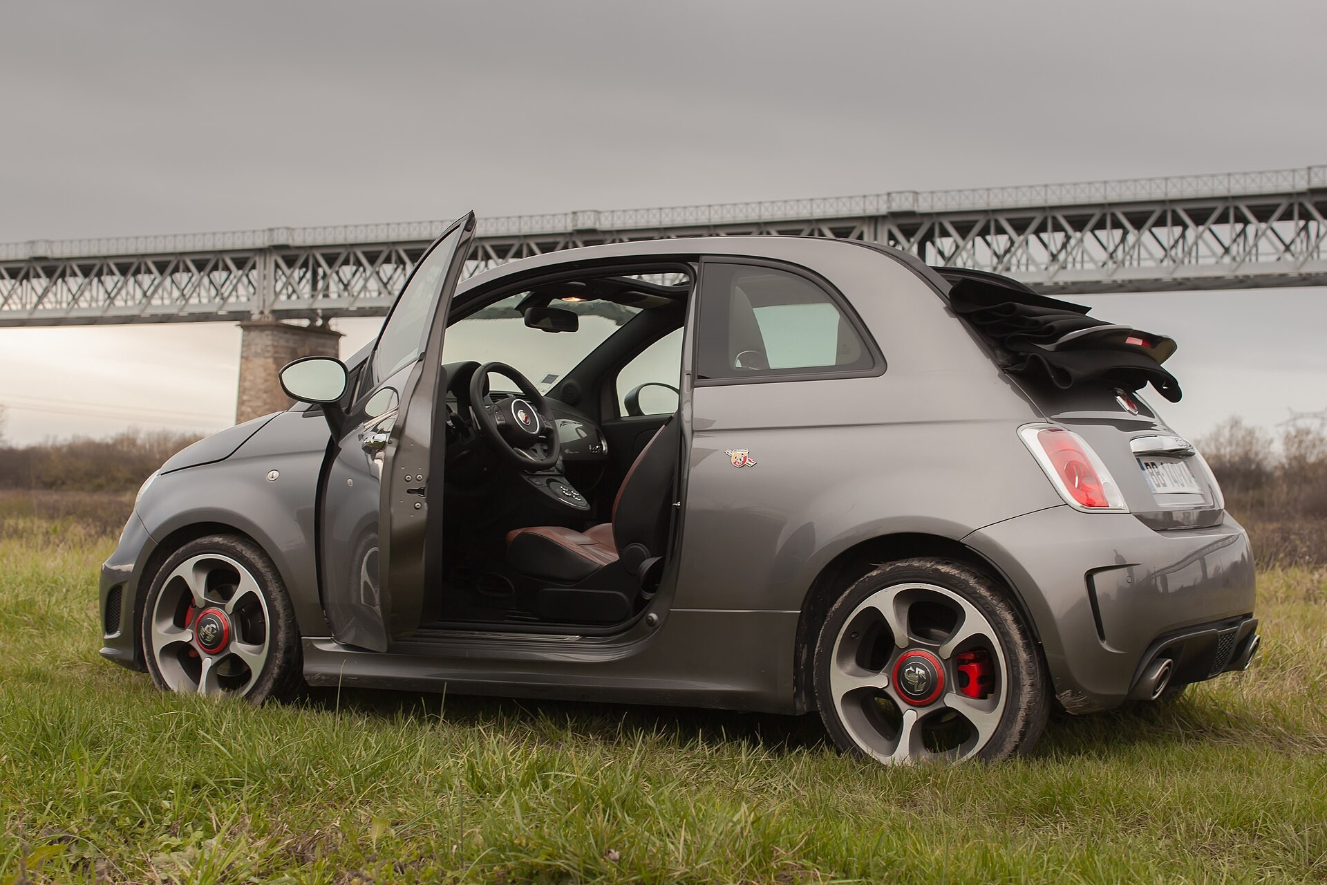 Fiat Punto Evo и Fiat 500C в исполнении Abarth