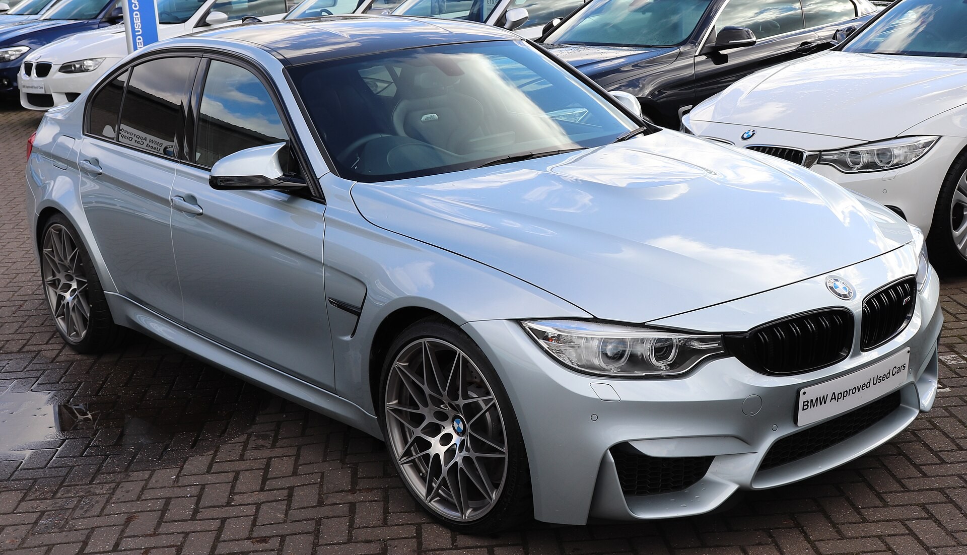 BMW M3 Competition 2021 года: производительность за пределами реальности (видео)